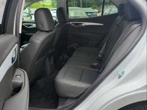 Iridescent White Tricoat 2026 Buick Envision Avenir AWD