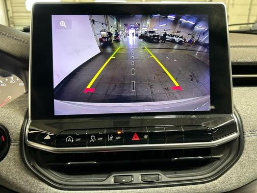 Bright White Clearcoat 2022 Jeep Compass Latitude