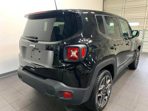 2020 Jeep Renegade Jeepster 4X4