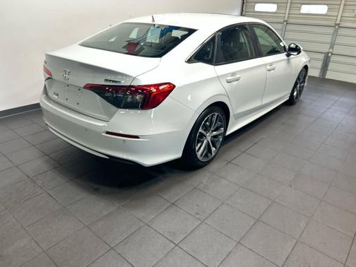Platinum White Pearl 2022 Honda Civic Touring