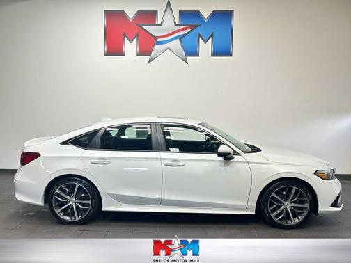 Platinum White Pearl 2022 Honda Civic Touring