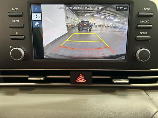 Abyss Black 2026 Hyundai ELANTRA SE