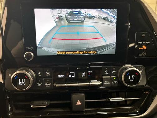 Magnetic Gray Metallic 2023 Toyota Highlander Hybrid XLE