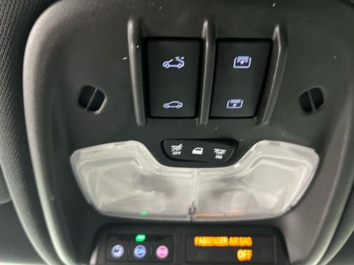 Iridescent Pearl Tricoat 2023 Chevrolet Trailblazer RS