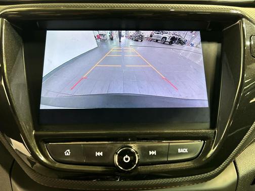 Iridescent Pearl Tricoat 2023 Chevrolet Trailblazer RS