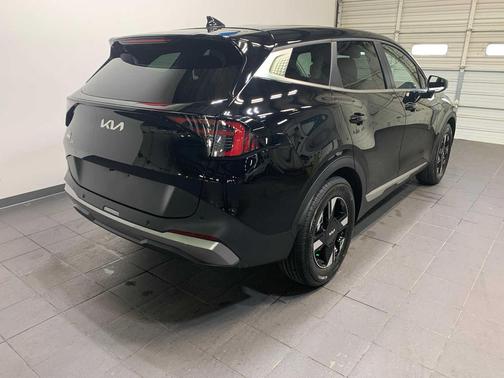 Ebony Black 2026 Kia Sportage LX