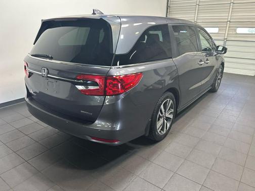 Modern Steel Metallic 2022 Honda Odyssey Touring