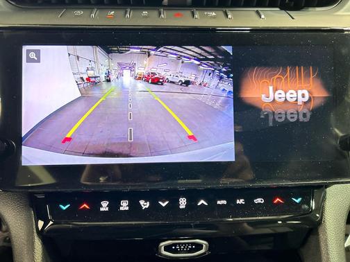 Bright White Clearcoat 2026 Jeep Grand Cherokee Limited