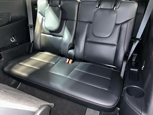 Agate Black Metallic 2025 Ford Explorer ST-Line