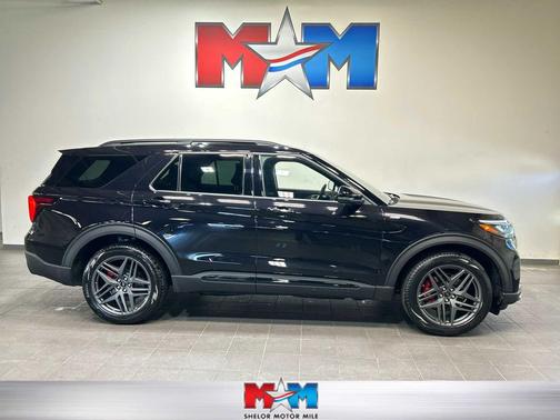 Agate Black Metallic 2025 Ford Explorer ST-Line
