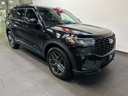 Agate Black Metallic 2025 Ford Explorer ST-Line