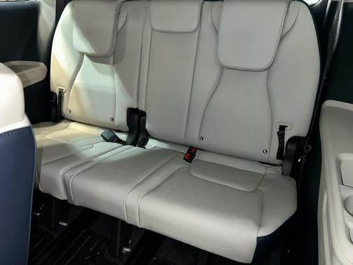 Ceramic Silver 2026 Kia Carnival EX