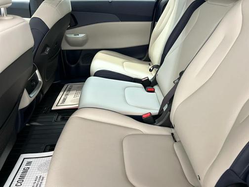 Ceramic Silver 2026 Kia Carnival EX