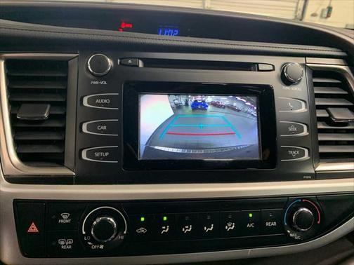 2019 Toyota Highlander LE I4