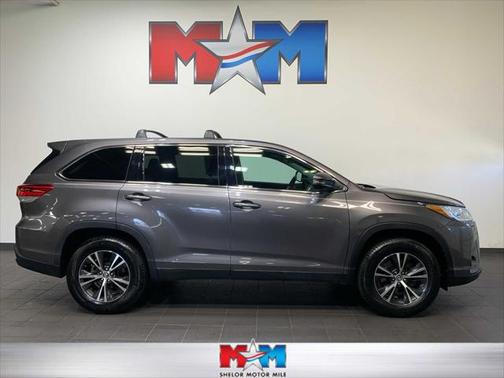 2019 Toyota Highlander LE I4