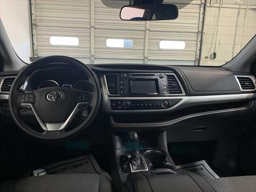 2019 Toyota Highlander LE I4