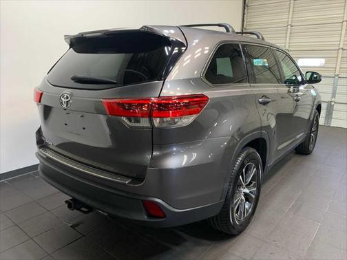 2019 Toyota Highlander LE I4