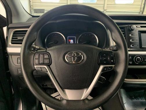 2019 Toyota Highlander LE I4