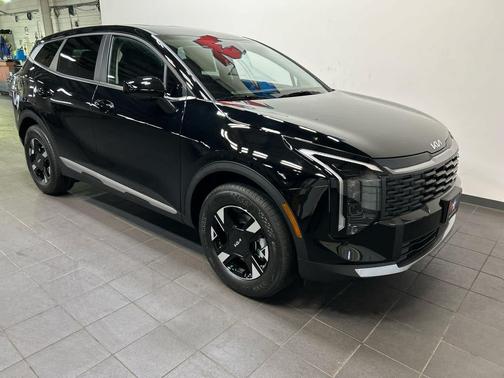 Ebony Black 2026 Kia Sportage LX