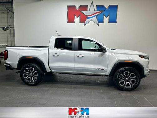 Summit White 2023 GMC Canyon AT4