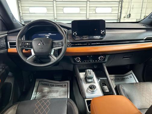 White Diamond/Black Roof 2024 Mitsubishi Outlander SEL S-AWC