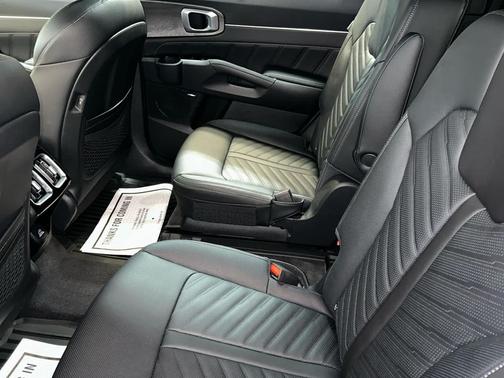 Jungle Green 2026 Kia Sorento SX