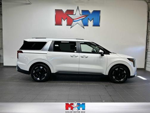 Snow White Pearl 2025 Kia Carnival EX