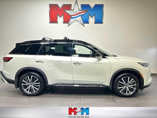 Majestic White/Black Obsidian 2024 INFINITI QX60 AUTOGRAPH