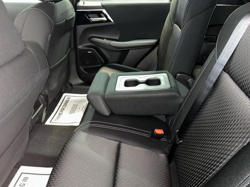 LABRADOR_BLACK 2026 Mitsubishi Outlander ES 2.5 S-AWC