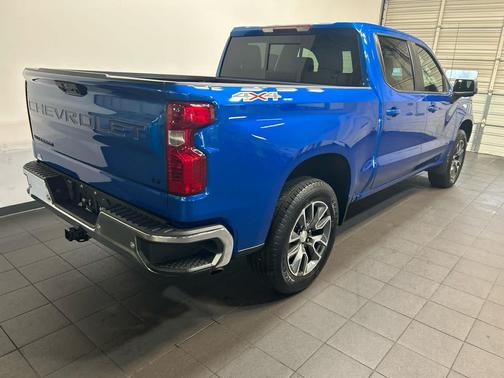 Glacier Blue Metallic 2022 Chevrolet Silverado 1500 LT