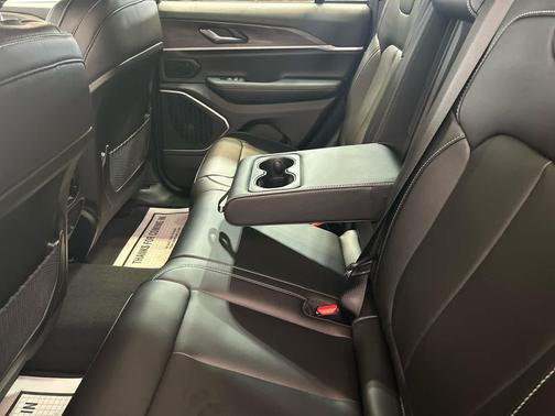 Copper Shino Metallic Clearcoat 2026 Jeep Grand Cherokee Limited