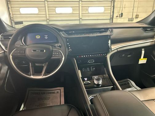 Copper Shino Metallic Clearcoat 2026 Jeep Grand Cherokee Limited