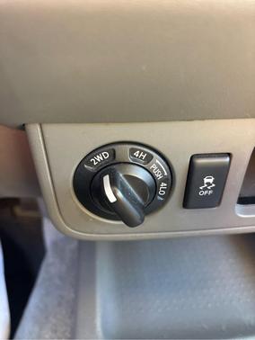 Glacier White 2017 Nissan Frontier SV