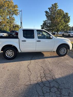 Glacier White 2017 Nissan Frontier SV