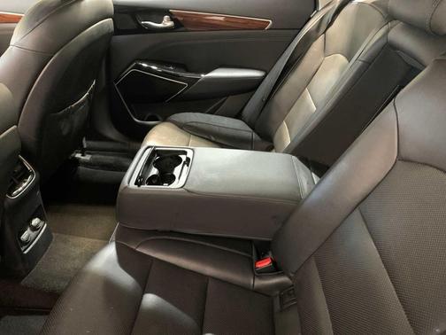 2017 Kia Cadenza Premium