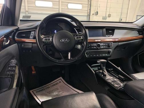 2017 Kia Cadenza Premium