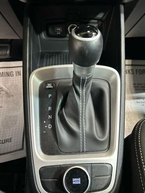 Shimmering Silver 2023 Hyundai VENUE SEL