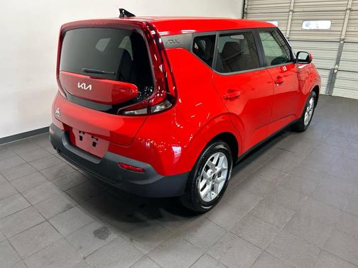 Inferno Red 2022 Kia Soul LX