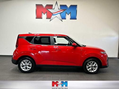 Inferno Red 2022 Kia Soul LX