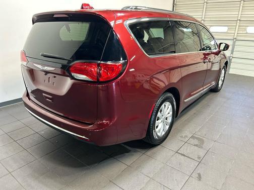 Velvet Red Pearlcoat 2019 Chrysler Pacifica Touring L