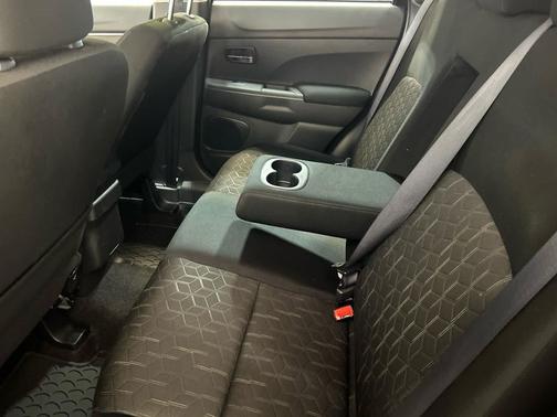 Labrador Black Pearl 2025 Mitsubishi Outlander Sport 2.0 ES