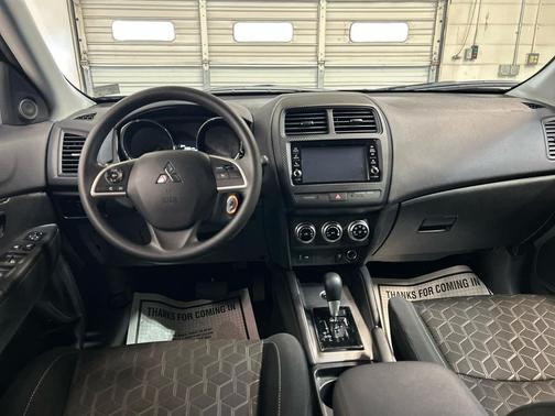 Labrador Black Pearl 2025 Mitsubishi Outlander Sport 2.0 ES