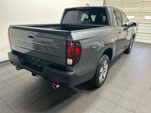 Modern Steel Metallic 2026 Honda Ridgeline RTL