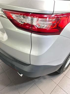 Silver Ice Metallic 2020 Chevrolet Traverse LS
