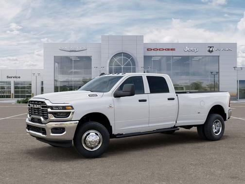 Bright White Clearcoat 2026 RAM 3500 Tradesman Crew Cab 4x4 8' Box