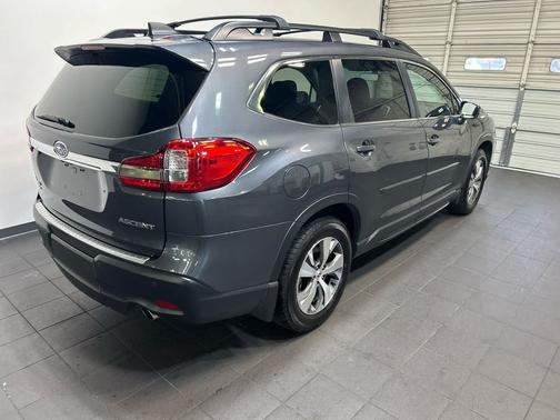 Magnetite Gray Metallic 2021 Subaru Ascent Premium 8-Passenger