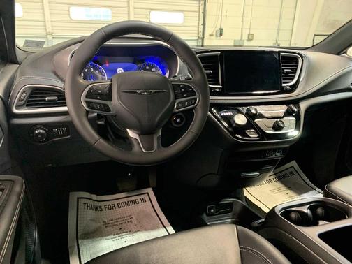 2025 Chrysler Pacifica L
