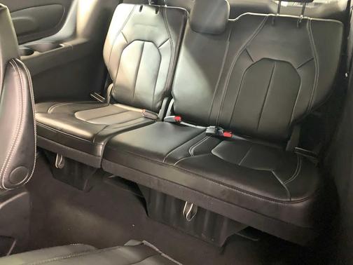 2025 Chrysler Pacifica L