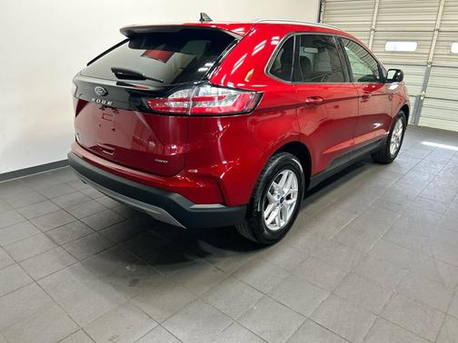 Rapid Red Metallic Tinted Clearcoat 2022 Ford Edge SEL