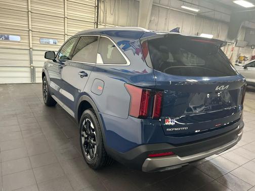 Midnight Lake Blue 2026 Kia Sorento S